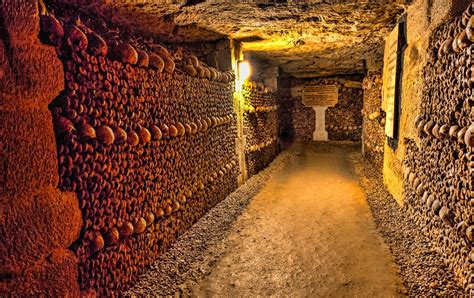  Les Catacombes de Paris: 어둠 속의 역사와 침묵